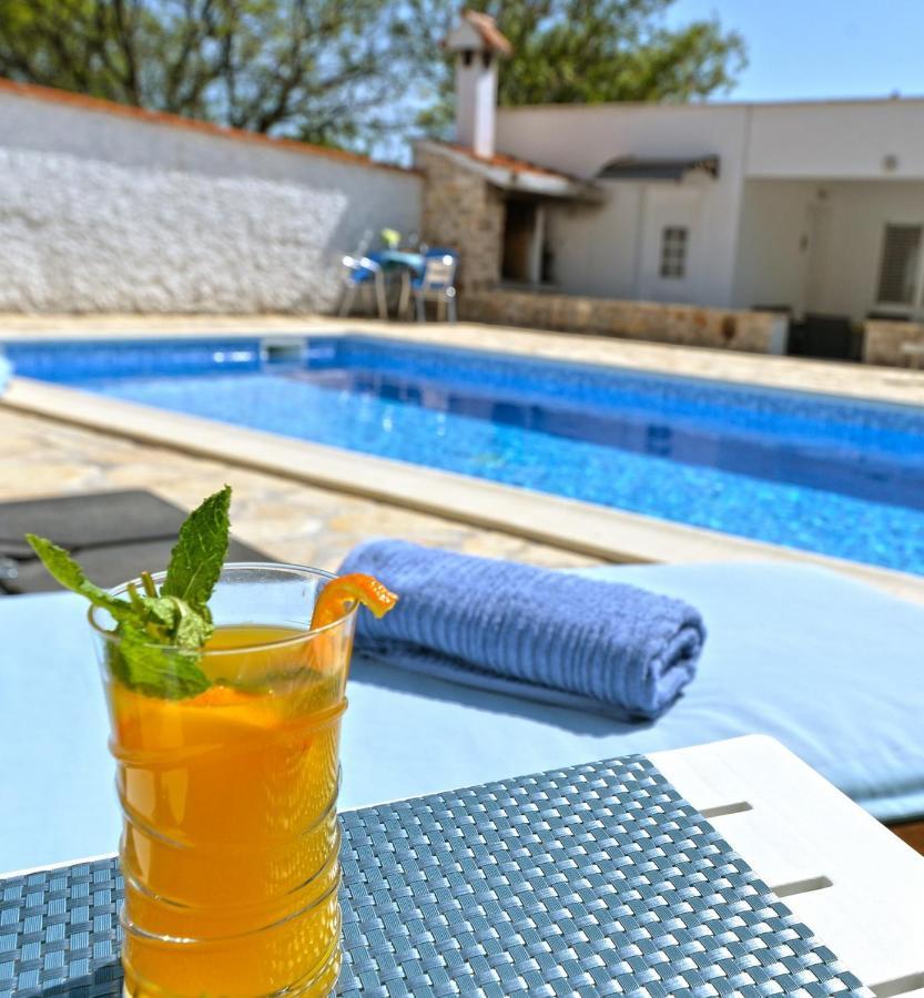 House Vidamo - Vacation Home With Swimming Pool Mala Cista Eksteriør billede